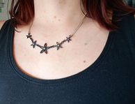 Pilgrim halsband blommor med stenar