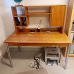 Skrivbord i körsbärsträ