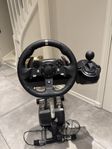 Logitech g920 ratt och pedaler med stativ och växelspak