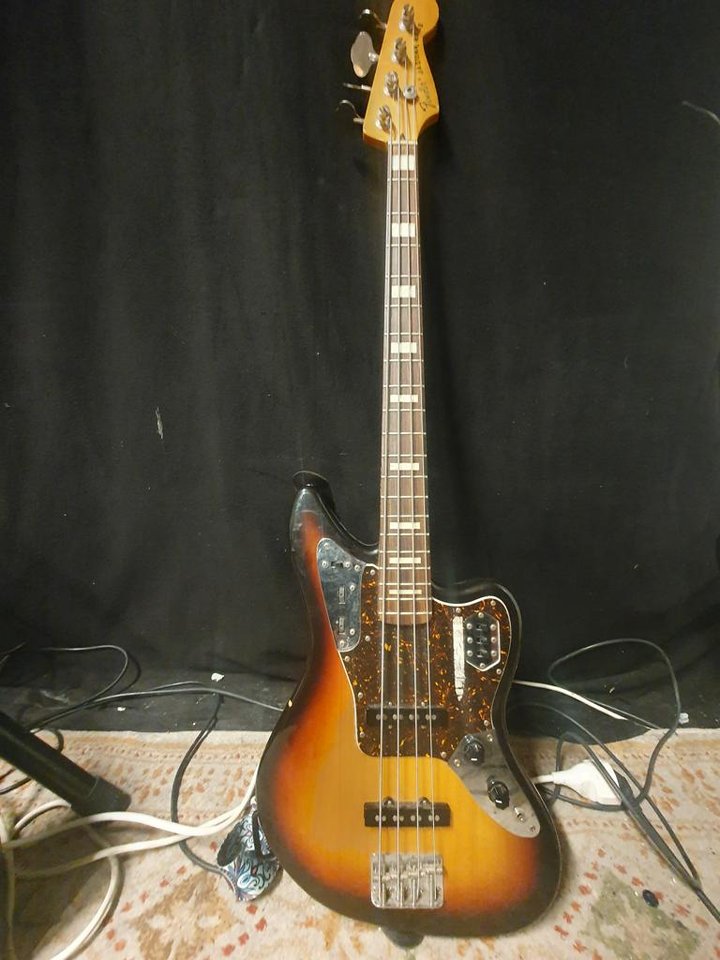 Fender Jaguar Deluxe Bass 200...
