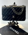 Chanel double flap bag M
