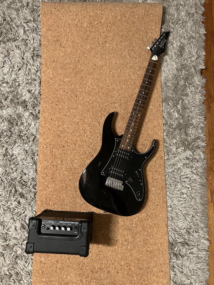 ibanez Gio guitar med Tuner ,...
