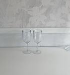 2st små plast vinglas