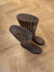 Burberry gummistövlar