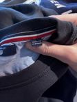 Mörkblå sweatshirt från GANT