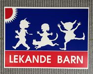 skylt Lekande barn
