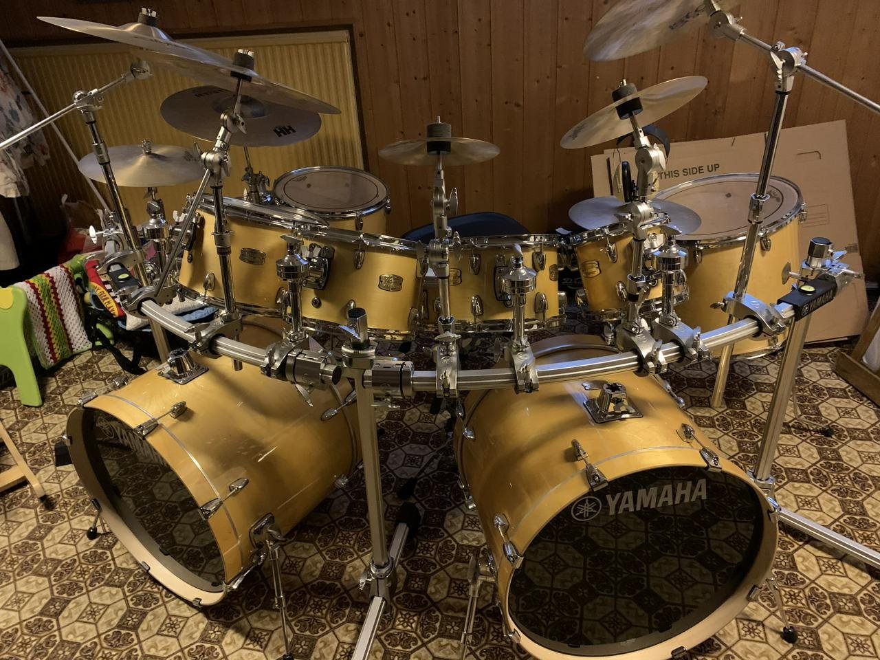 Stort trumset av märket yamaha