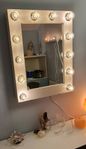 Sminkspegel Chloe 43,5x55.5cm, 12lampor, Dimmer,