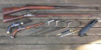 Flintlåsgevär , slaglås pistol bajonetter mm