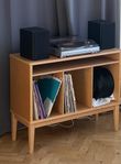 Retro teak byrå / sidobord / vinyl-skåp, många hyllor 