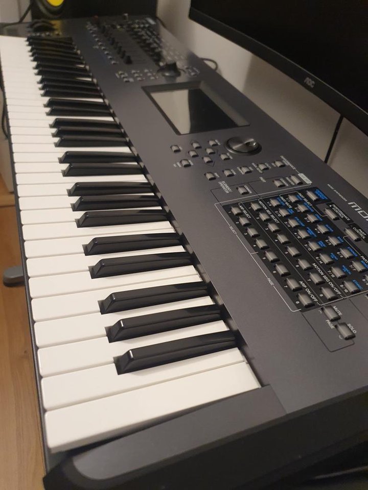 Yamaha Montage 6 jättefin med...