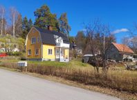 Hus med stor tomt - Mitt i Ånge