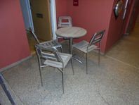 träd gårds bord 4 stolar mycket finna