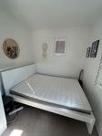 bedframe + mattress 
