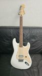 Squier Stratocaster Tom Delonge