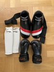 Kickboxning, kampsport, skydd, boxningshandskar