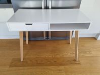 Skrivbord 