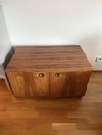 Tv-bänk / skåp