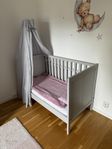 Spjälsäng Sundvik med madrass 120x60 från Ikea