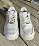 Nike Force 1 Low barn storlek 35