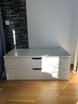 Hyllplan med 2 lådor