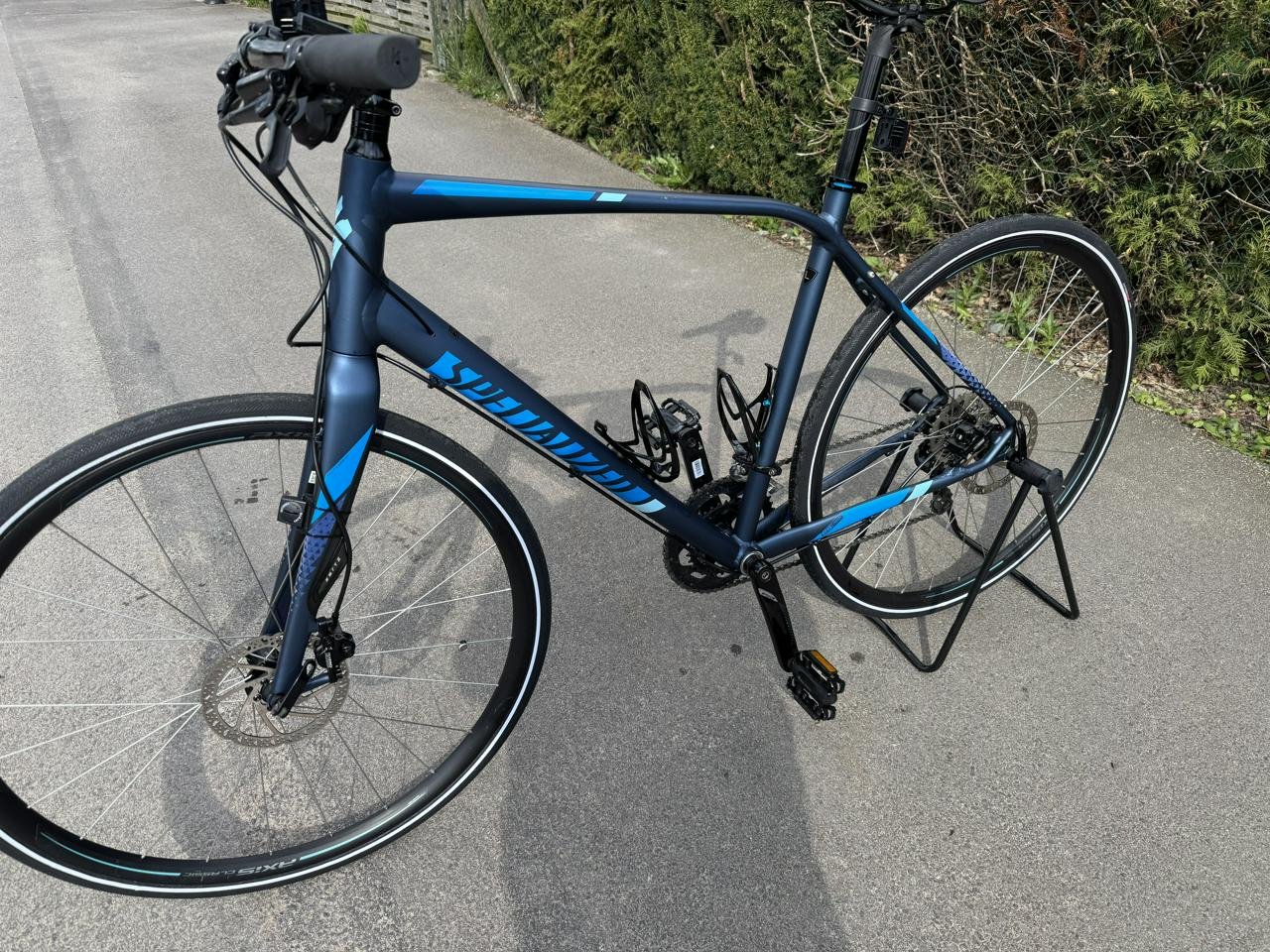 Specialized Sirrus carbon fra...