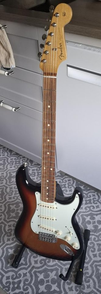 Fender 60'S Stratocaster Pau ...