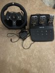 logitech g920 ratt + pedaler + original låda 