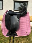 Sadel Thorowgood dressyr M 17.5”