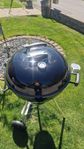En äkta Weber "master touch" i 100% nyskick 