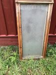 Sidohängt fönster med frostat glas 