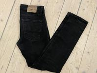 svarta jeans Hollister