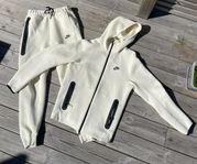 Nike Tech Fleece Set Beige Storlek S/M