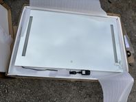 Spegel 100x62cm med ledbelysning och touch