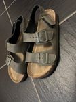 sandal i storlek 35