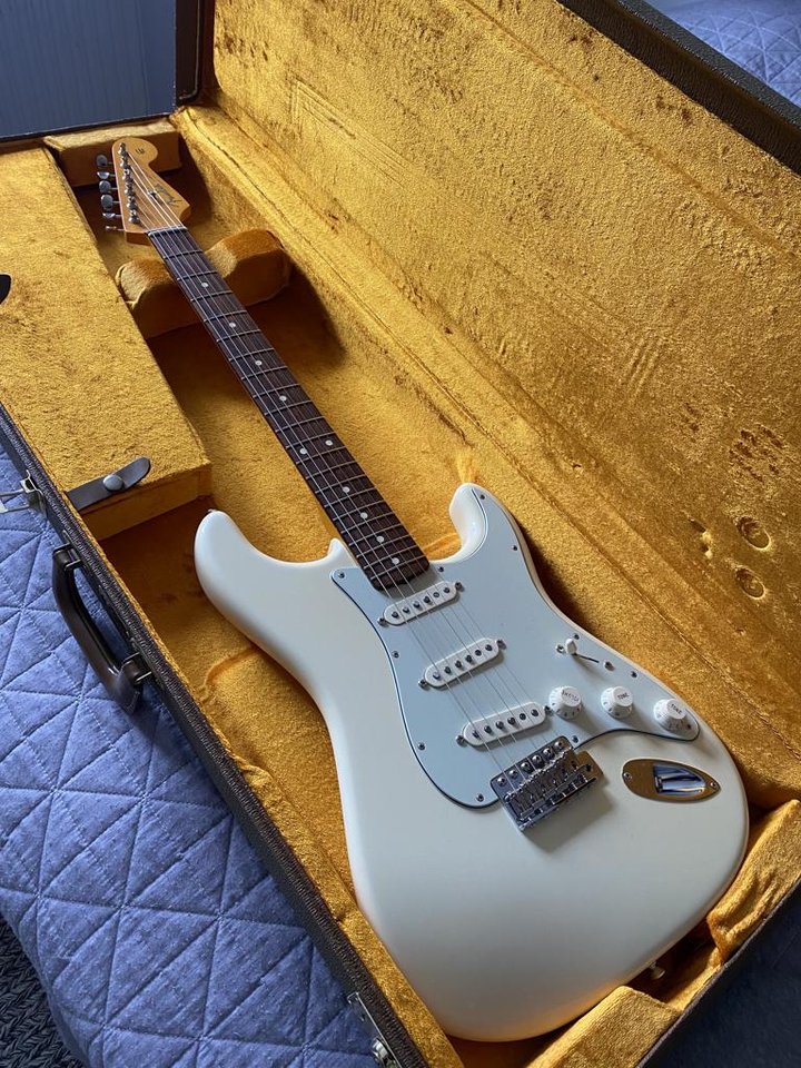 Fender Stratocaster AVRI 62