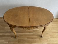 Rokoko-matbord från 1800-talet – Elegant och funktionellt