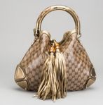 GUCCI, väska. Monogrammönstrad canvas med lackad yta.