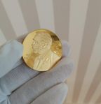 Alfred Nobel mynt guldpläterat