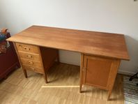 Skrivbord i teak