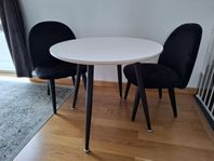 Barnmöbler bord och 2 stolar