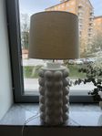 Hallbergs lampfot ”bubbles” med skärm 