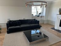 Sammetssoffa från Posh Living 