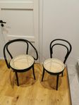 2 st svart Ton-stolar 