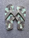 River island sliders 