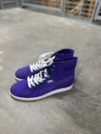 Lila pumasneakers - som nya!