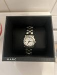 Marc by Marc Jacobs klocka Mini Amy