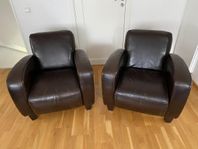 Fåtöljer i brunt fuskskinn 