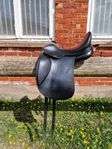 Globus Crincle 17,5" 34W dressyrsadel 