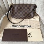 Louis Vuitton Pochette